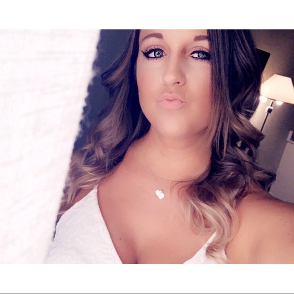 Meet your Posher, Sara - Picture 1 of 1